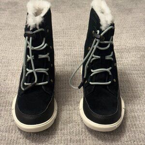 Sorel Explorer III Lace Boot in Size 3
